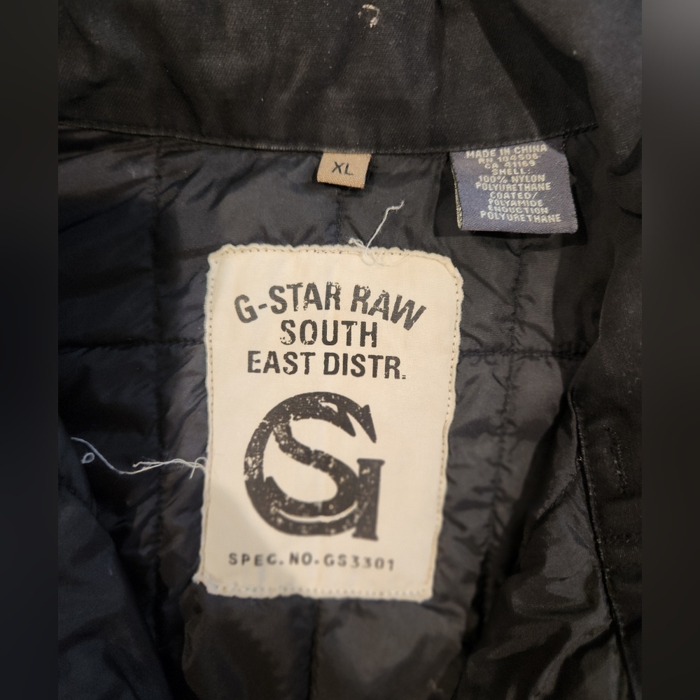 Zip-up Puffer Jacket - Picture 5 of 9